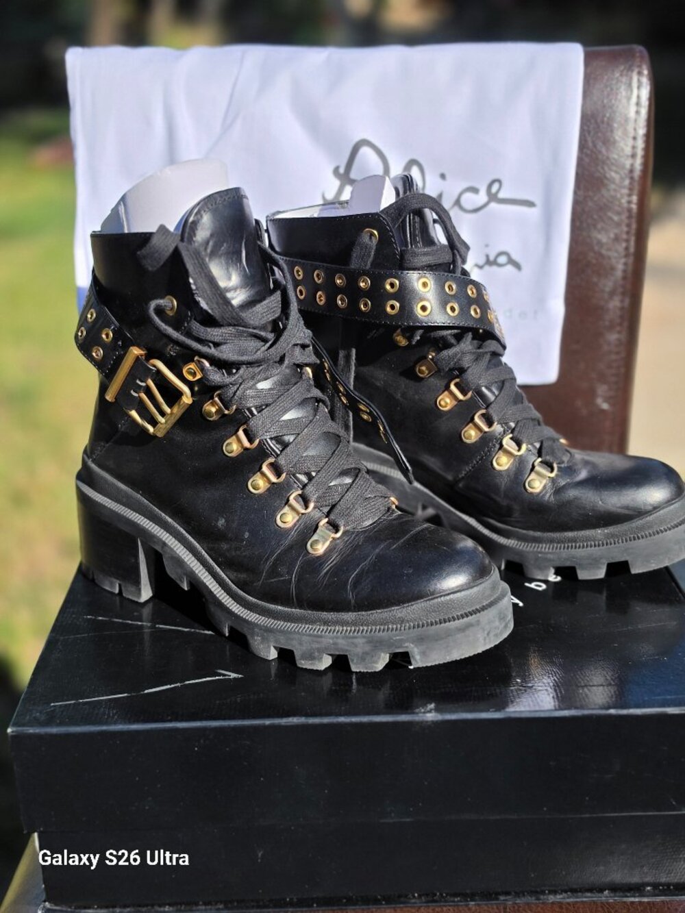 Alice + Olivia Black Leather Havis Lug Sole Combat Boots Size 8 / 38 SC808114621